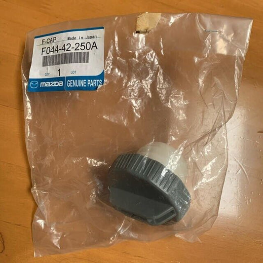 Genuine MAZDA OEM RX-7 FD3S fuel cap filler cap F044-42-250A